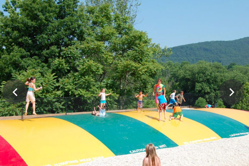 Trampoline géant